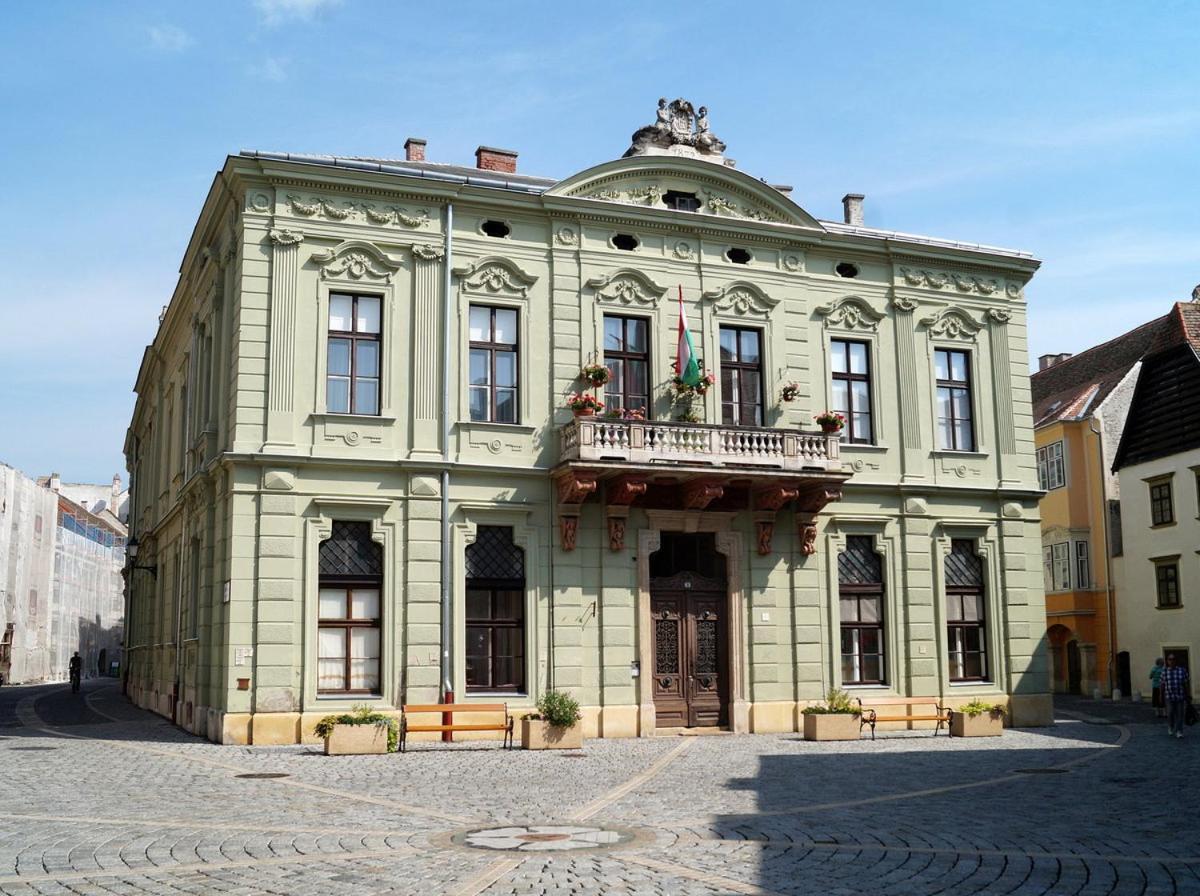 Belvárosi Erdész-lak Sopron Exterior foto